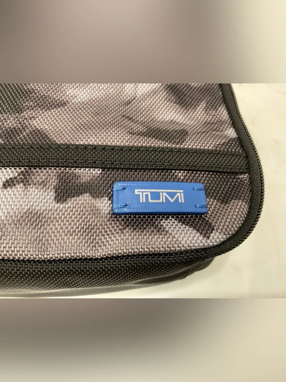 NEW TUMI Zippered CUBE TRAVEL POUCH - Cosmetic Bag - MOUNTAIN CAMO
